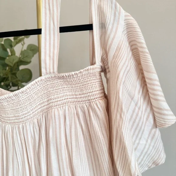 Jessica Simpson maternity. NWT. Off shoulder bell sleeve blouse. - Picture 4 of 11